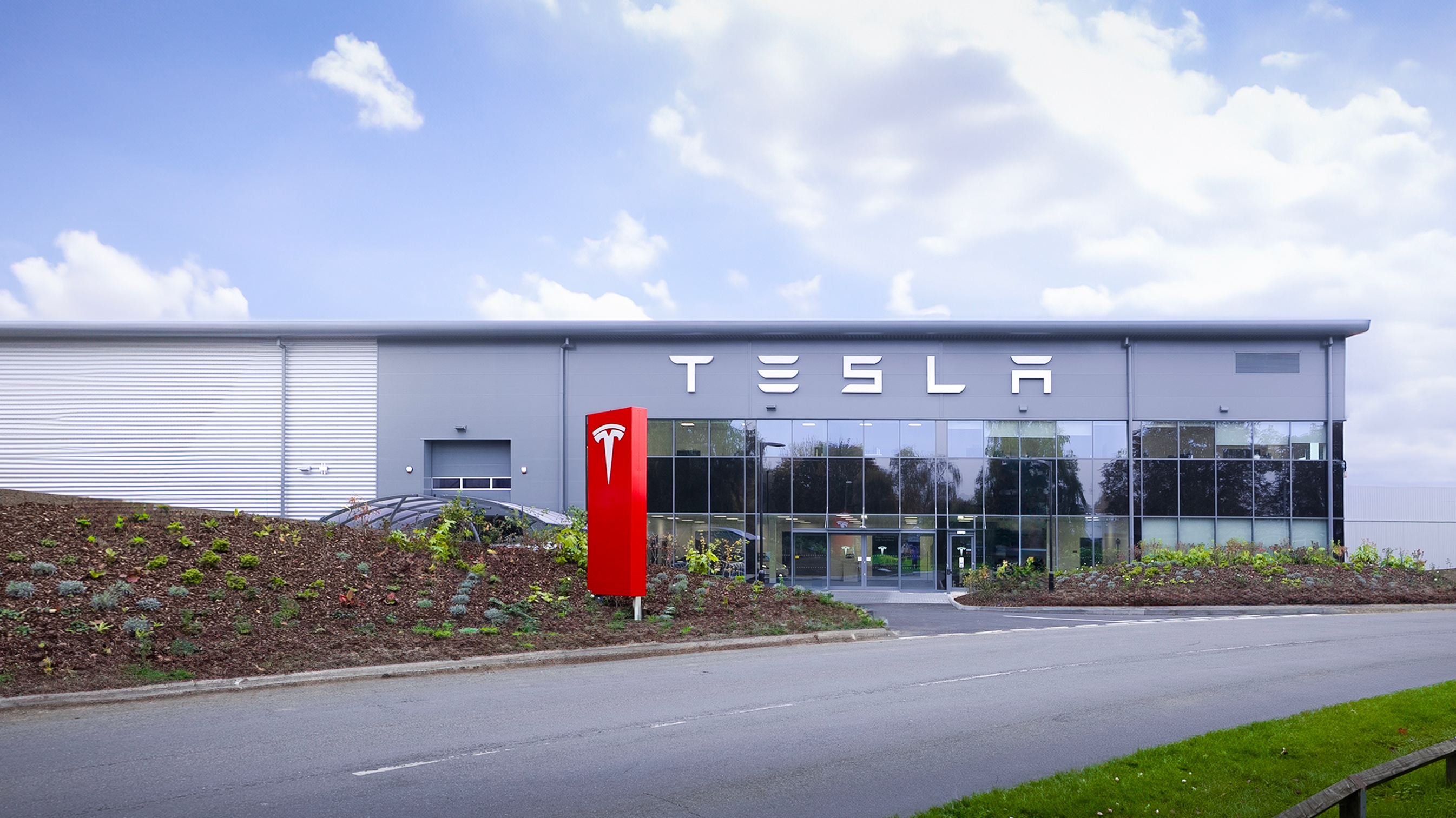 KAM – Wrenbridge Tesla Cambridge – Projects 01